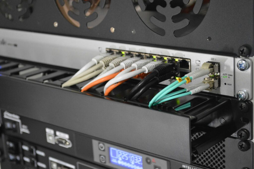 Dante Audio là gì? Công nghệ truyền âm thanh qua mạng IP đang thay đổi ngành âm thanh chuyên nghiệp